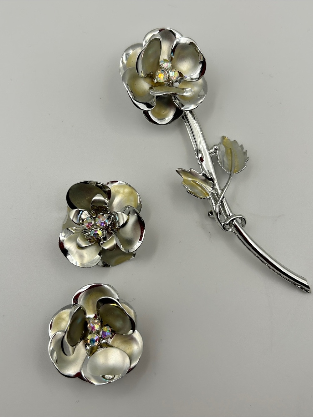 Vintage Silver Tone Aurora Borealis Rhinestone Floral Brooch ClipOn Earrings Set
